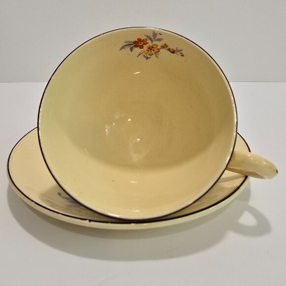 Myott Staffordshire - Vintage Floral Tea Cup & Saucer Set - Picture 4 of 7